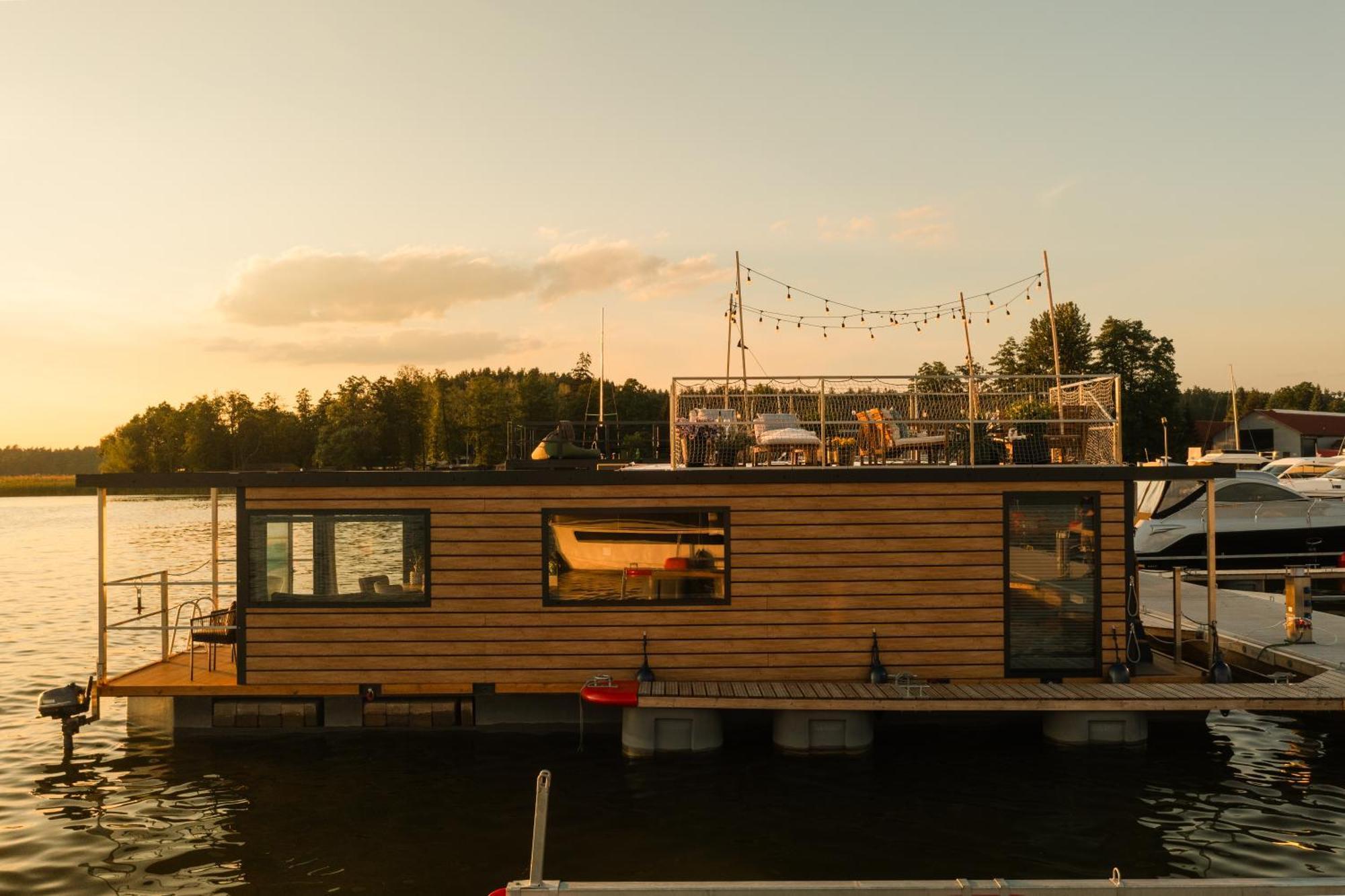 Domek Na Wodzie - Houseboat -Sauna, Taras Na Dachu, Dwie Sypialnie Mikołajki 外观 照片