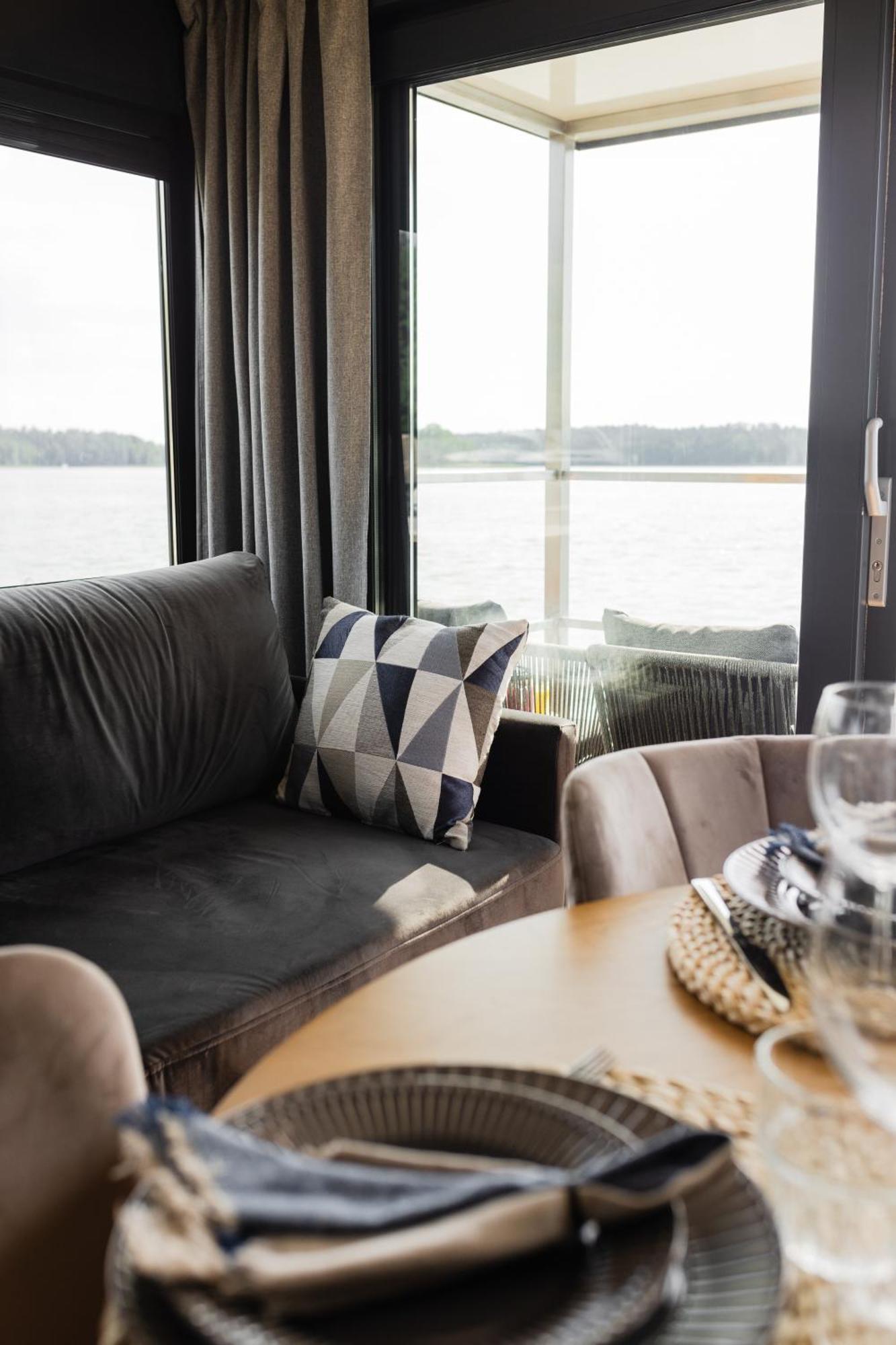 Domek Na Wodzie - Houseboat -Sauna, Taras Na Dachu, Dwie Sypialnie Mikołajki 外观 照片