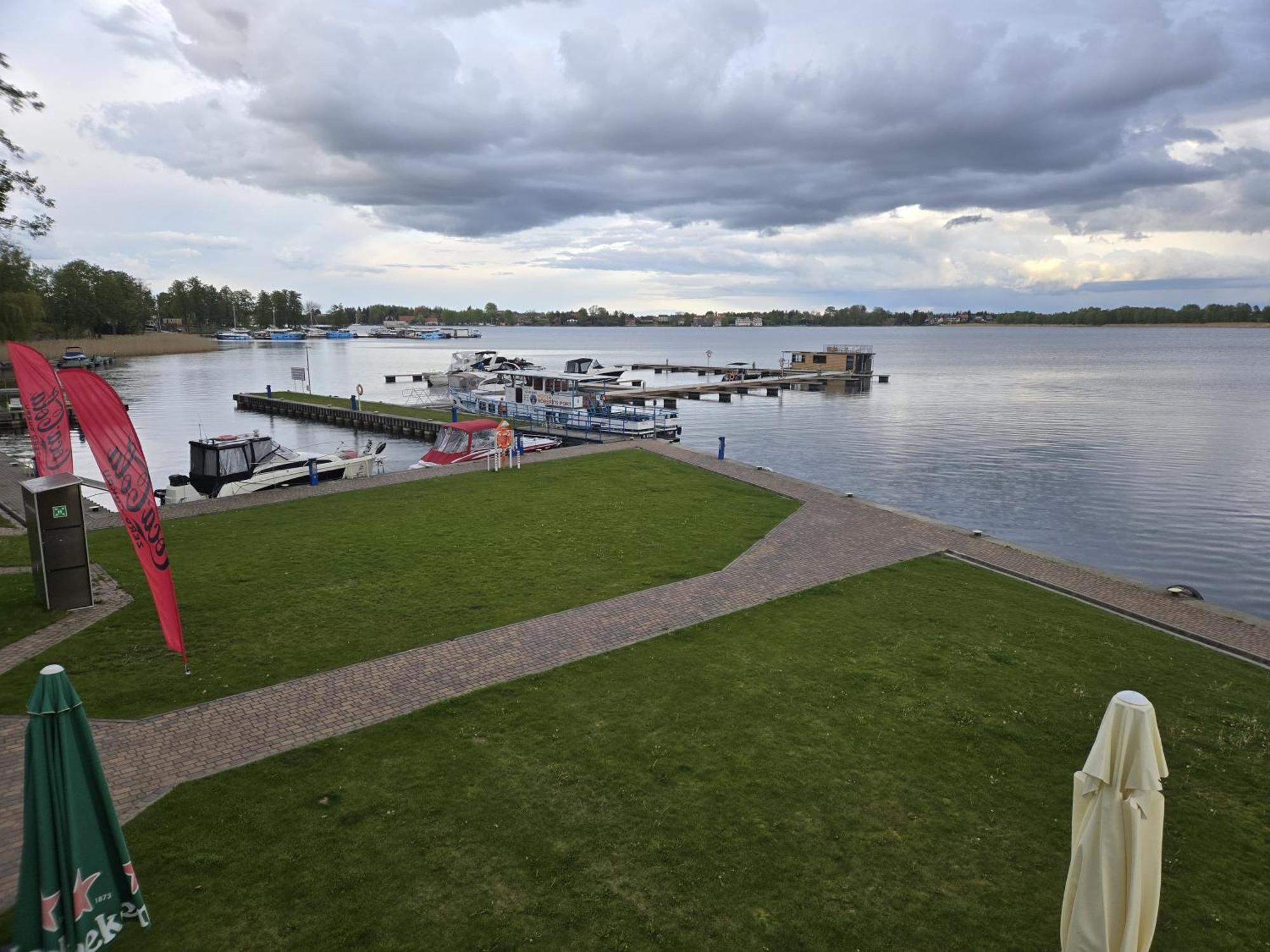 Domek Na Wodzie - Houseboat -Sauna, Taras Na Dachu, Dwie Sypialnie Mikołajki 外观 照片