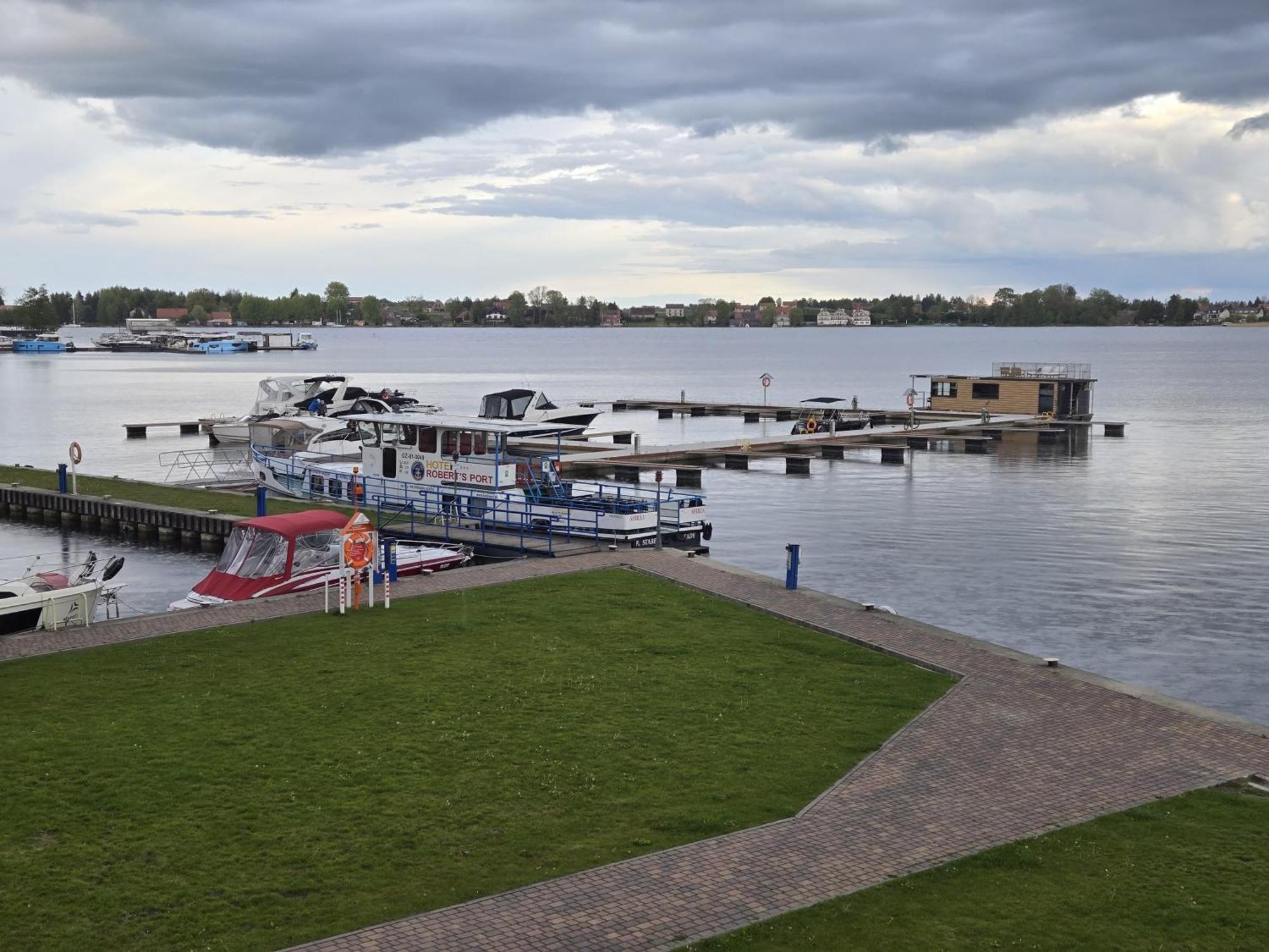 Domek Na Wodzie - Houseboat -Sauna, Taras Na Dachu, Dwie Sypialnie Mikołajki 外观 照片